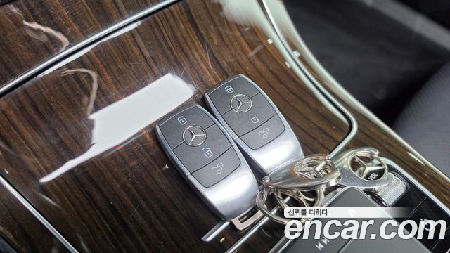 Mercedes-Benz GLC-Class 2020 — photo 22