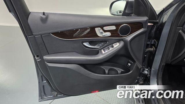 Mercedes-Benz GLC-Class 2020 — photo 14