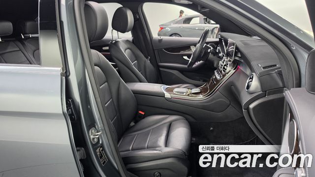 Mercedes-Benz GLC-Class 2020 — photo 16