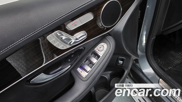 Mercedes-Benz GLC-Class 2020 — photo 29