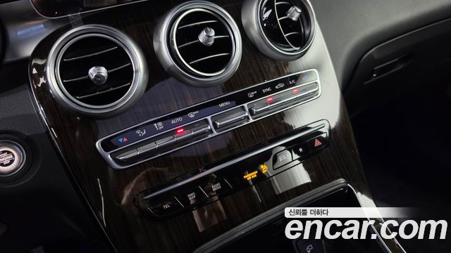 Mercedes-Benz GLC-Class 2020 — photo 31