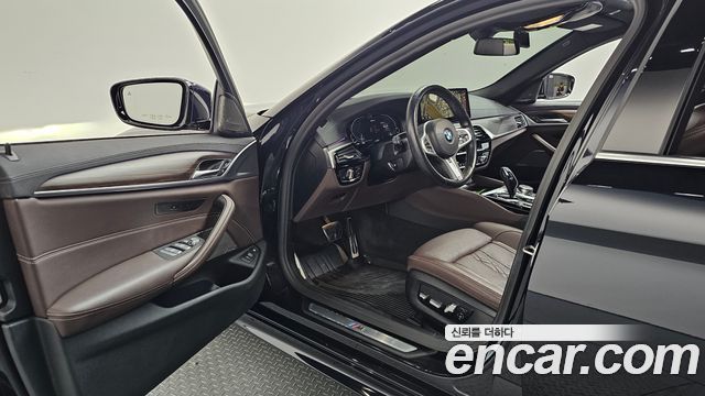 BMW 5-Series 2021 — photo 10