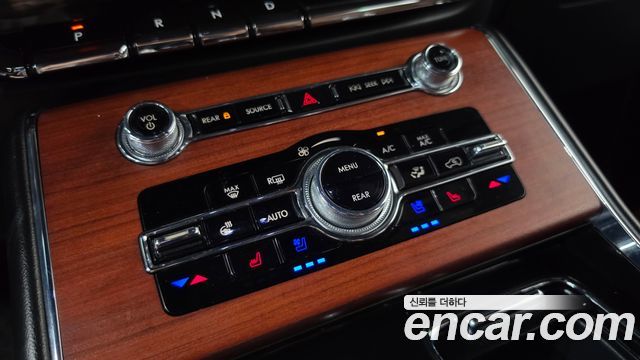Lincoln Aviator 2021 — photo 12