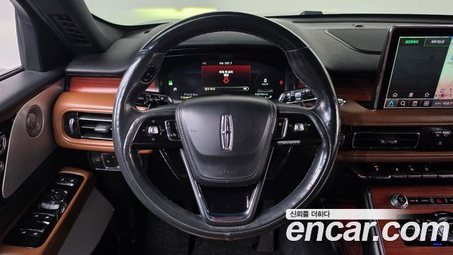 Lincoln Aviator 2021 — photo 18