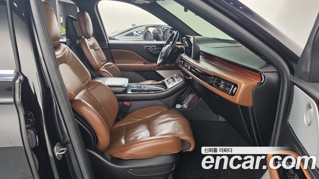 Lincoln Aviator 2021 — photo 16