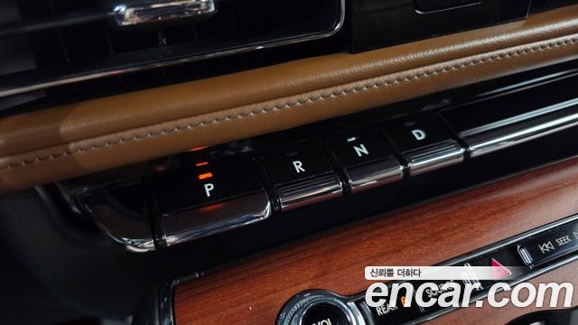 Lincoln Aviator 2021 — photo 34