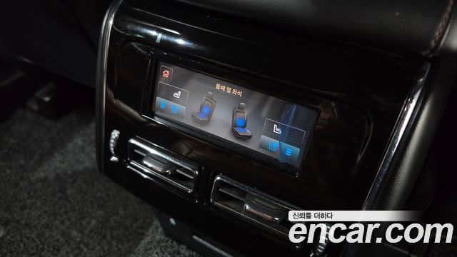Lincoln Aviator 2021 — photo 37