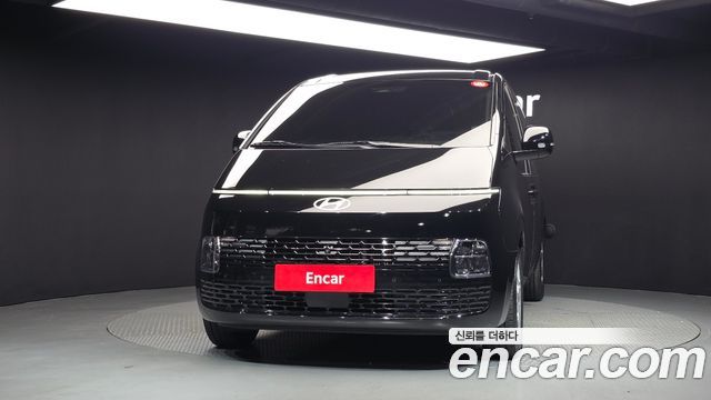 Hyundai Staria 2025 — photo 3