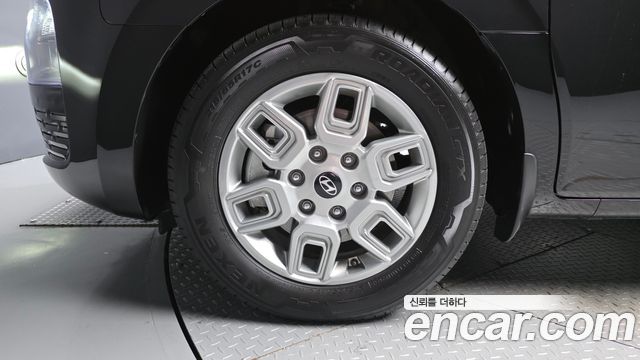 Hyundai Staria 2025 — photo 5