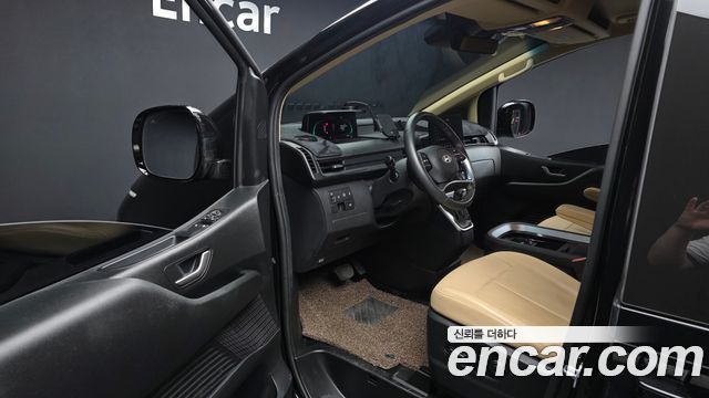 Hyundai Staria 2025 — photo 13