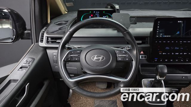 Hyundai Staria 2025 — photo 19