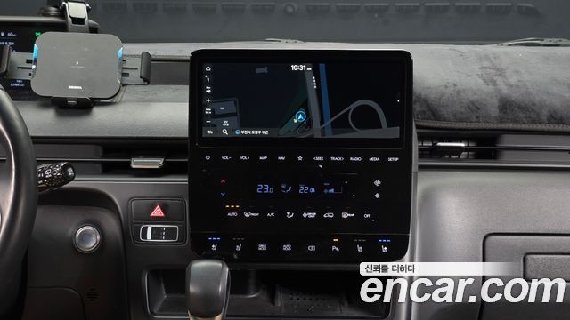 Hyundai Staria 2025 — photo 20