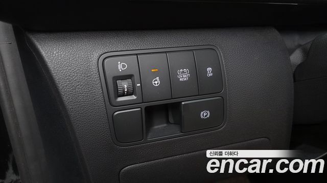 Hyundai Staria 2025 — photo 24