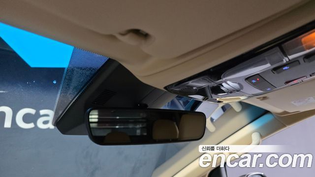 Hyundai Staria 2025 — photo 25