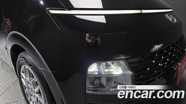 Hyundai Staria 2025 — photo 8