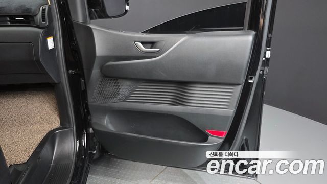 Hyundai Staria 2025 — photo 14