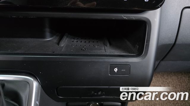 Hyundai Staria 2025 — photo 29
