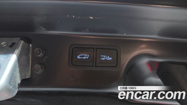 Hyundai Staria 2025 — photo 30