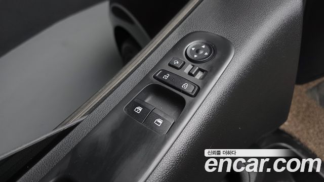 Hyundai Staria 2025 — photo 32