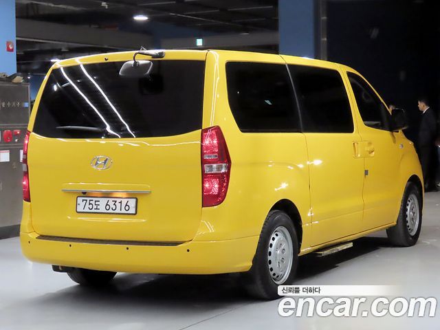 Hyundai Starex 2019 — photo 2