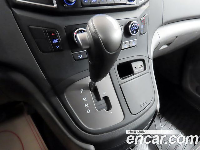 Hyundai Starex 2019 — photo 9