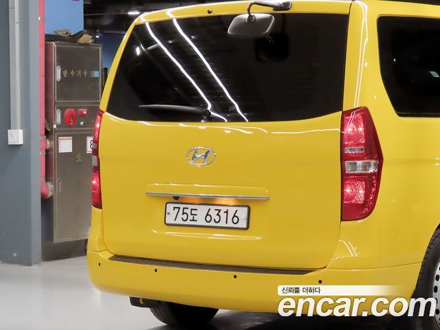 Hyundai Starex 2019 — photo 16