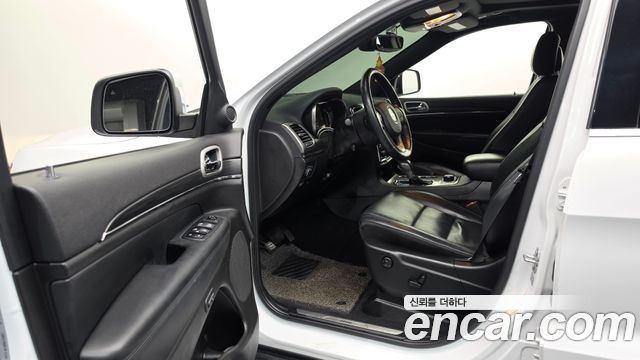 Jeep Cherokee 2021 — photo 13