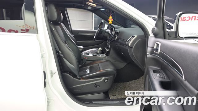 Jeep Cherokee 2021 — photo 17