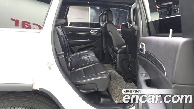 Jeep Cherokee 2021 — photo 18