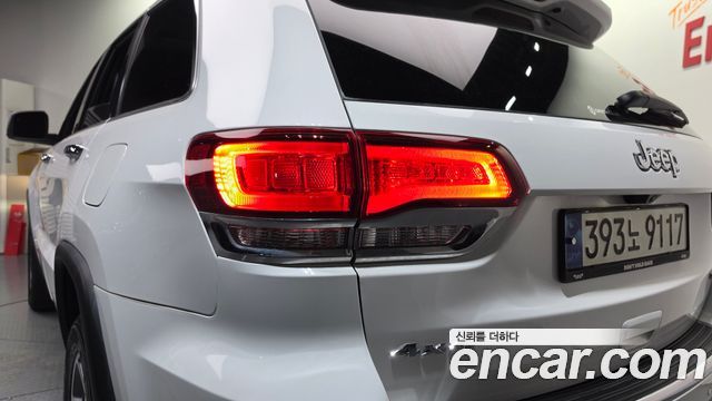 Jeep Cherokee 2021 — photo 9