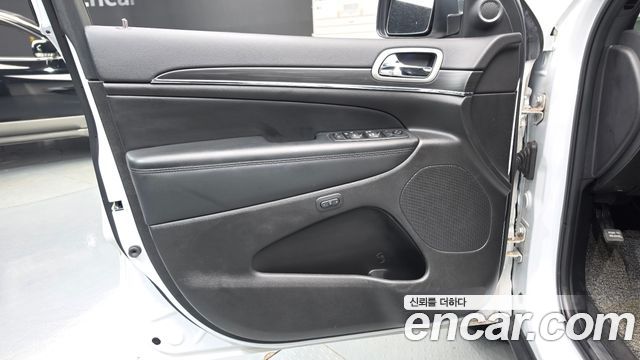 Jeep Cherokee 2021 — photo 14