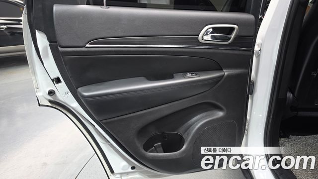 Jeep Cherokee 2021 — photo 15