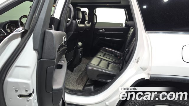 Jeep Cherokee 2021 — photo 16