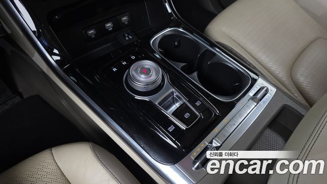 Kia Canival 2021 — photo 12