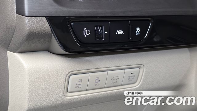 Kia Canival 2021 — photo 22