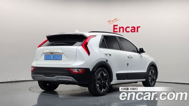 Kia Niro 2023 — photo 2