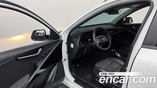 Kia Niro 2023 — photo 13