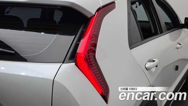 Kia Niro 2023 — photo 9
