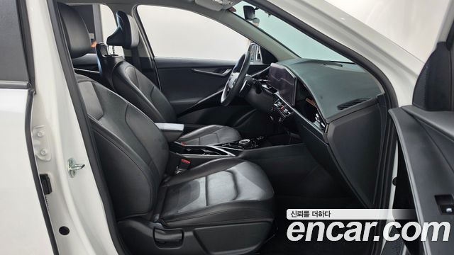 Kia Niro 2023 — photo 16