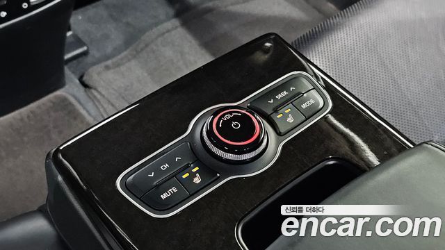 Kia K7 2013 — photo 19