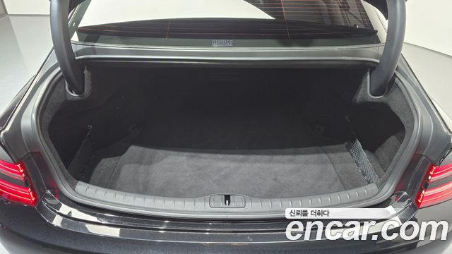 Genesis G80 2022 — photo 28