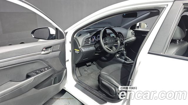 Hyundai AVANTE 2019 — photo 10