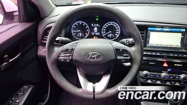 Hyundai AVANTE 2019 — photo 13