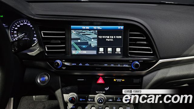 Hyundai AVANTE 2019 — photo 14