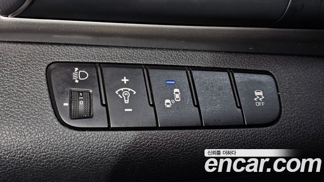 Hyundai AVANTE 2019 — photo 18