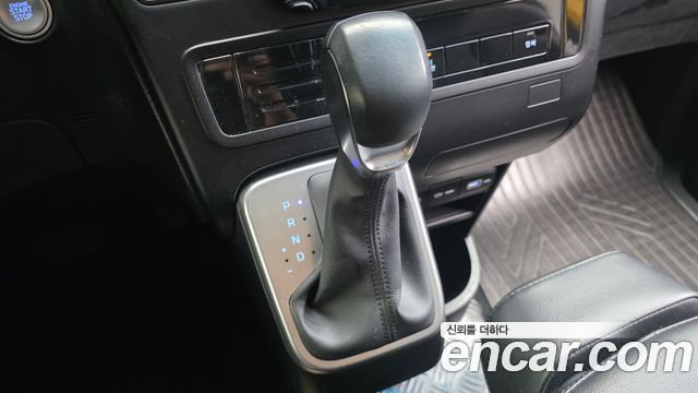 Hyundai Staria 2022 — photo 12