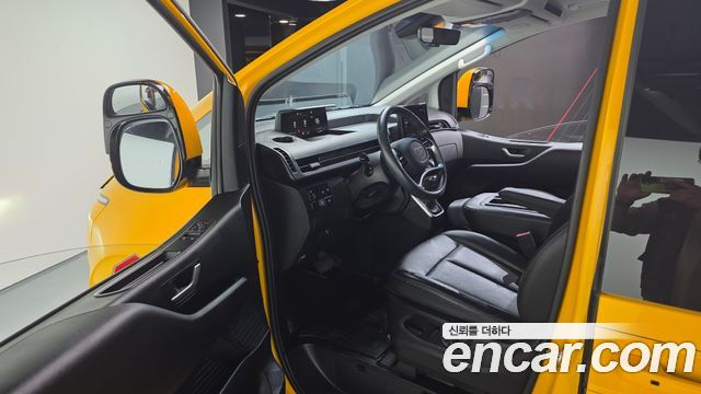 Hyundai Staria 2022 — photo 13