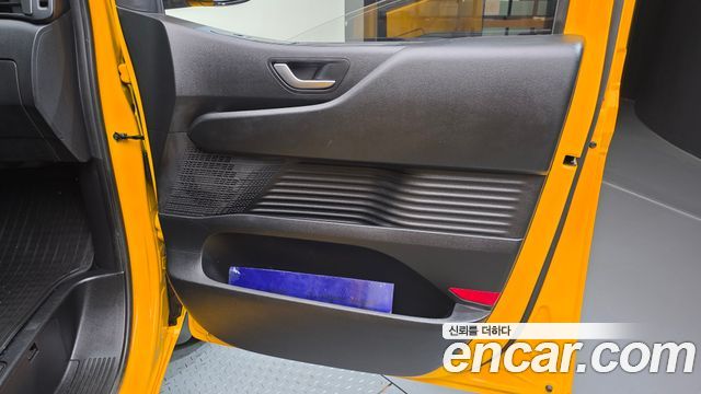 Hyundai Staria 2022 — photo 15