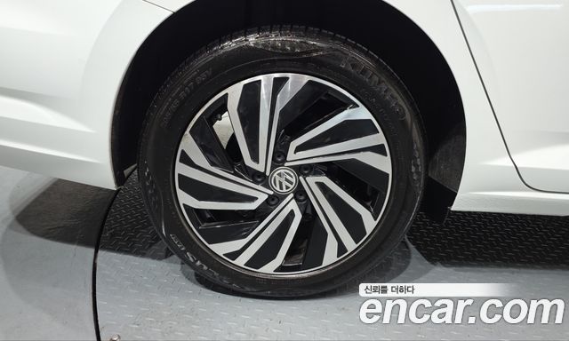 Volkswagen Jetta 2021 — photo 5