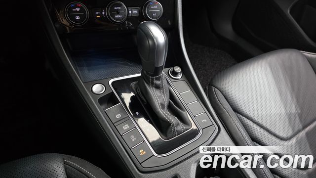 Volkswagen Jetta 2021 — photo 12